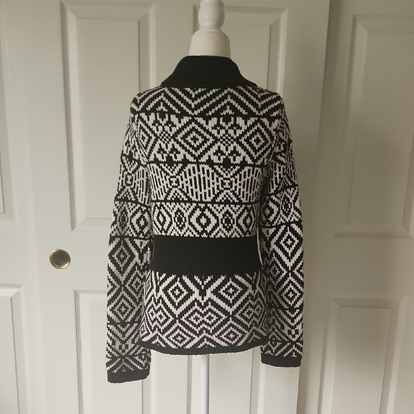 White House Black Market Black/White Geometric Button Front Cardigan Size S - Picture 8 of 14